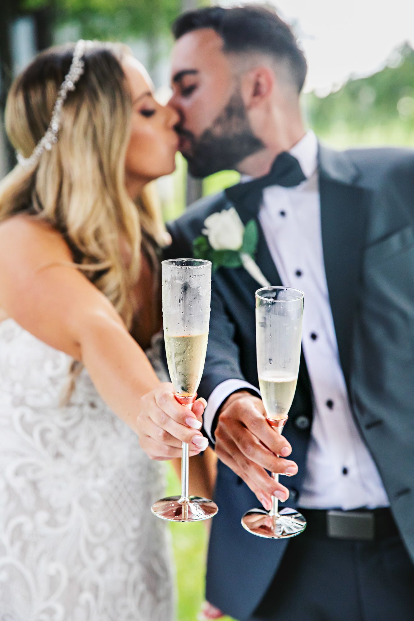 Cute and quirky little wedding in Schomberg and Arlington Estate by photographer Shawn Van Daele