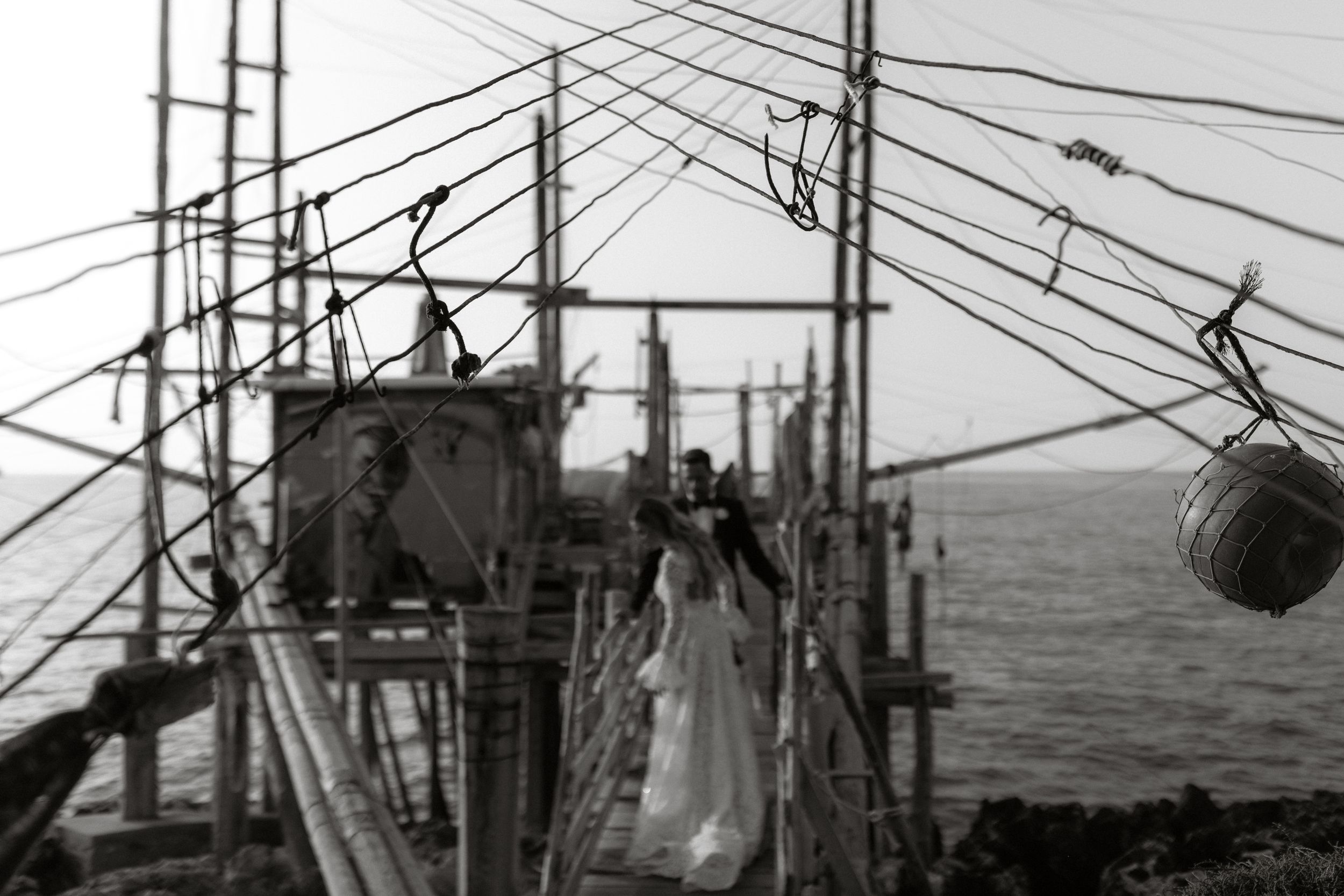 Post wedding - coppia - fuga d'amore - mare - spiaggia - scambio di promesse - Puglia