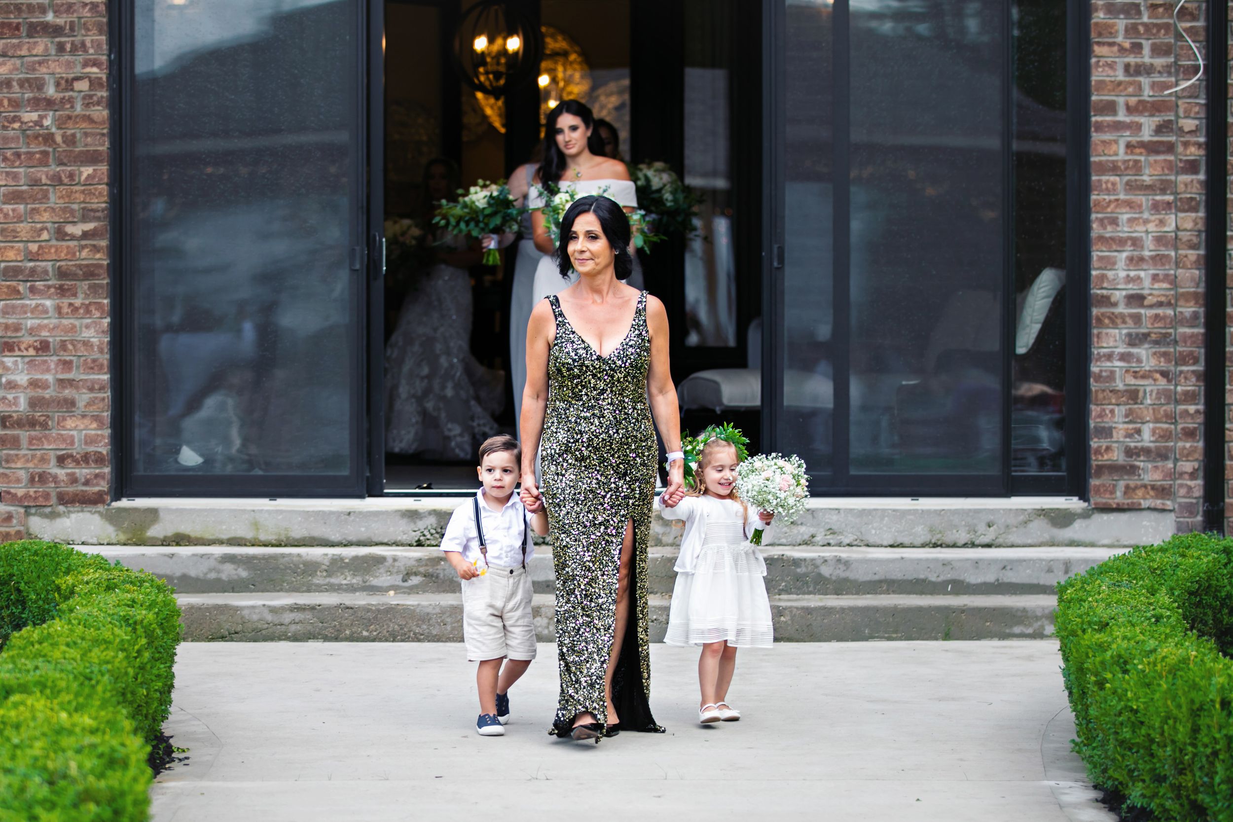 Cute and quirky little wedding in Schomberg and Arlington Estate by photographer Shawn Van Daele