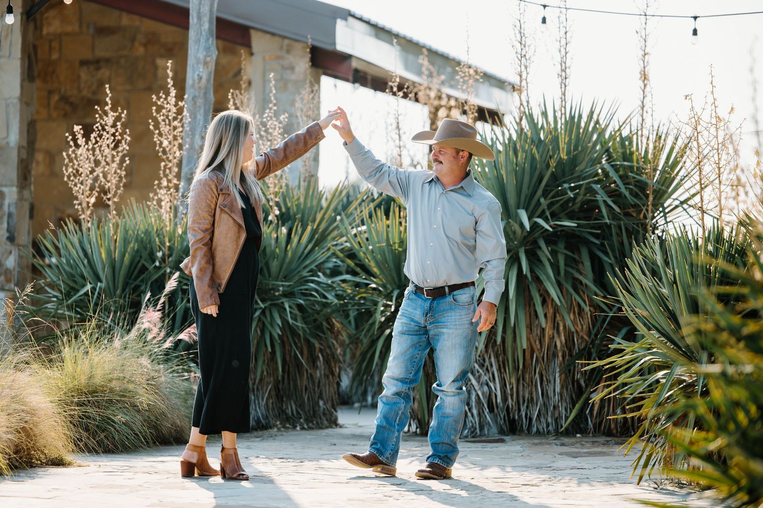photographer near me- professional photographer- fall family photo outfits- El Cerrito Lodge