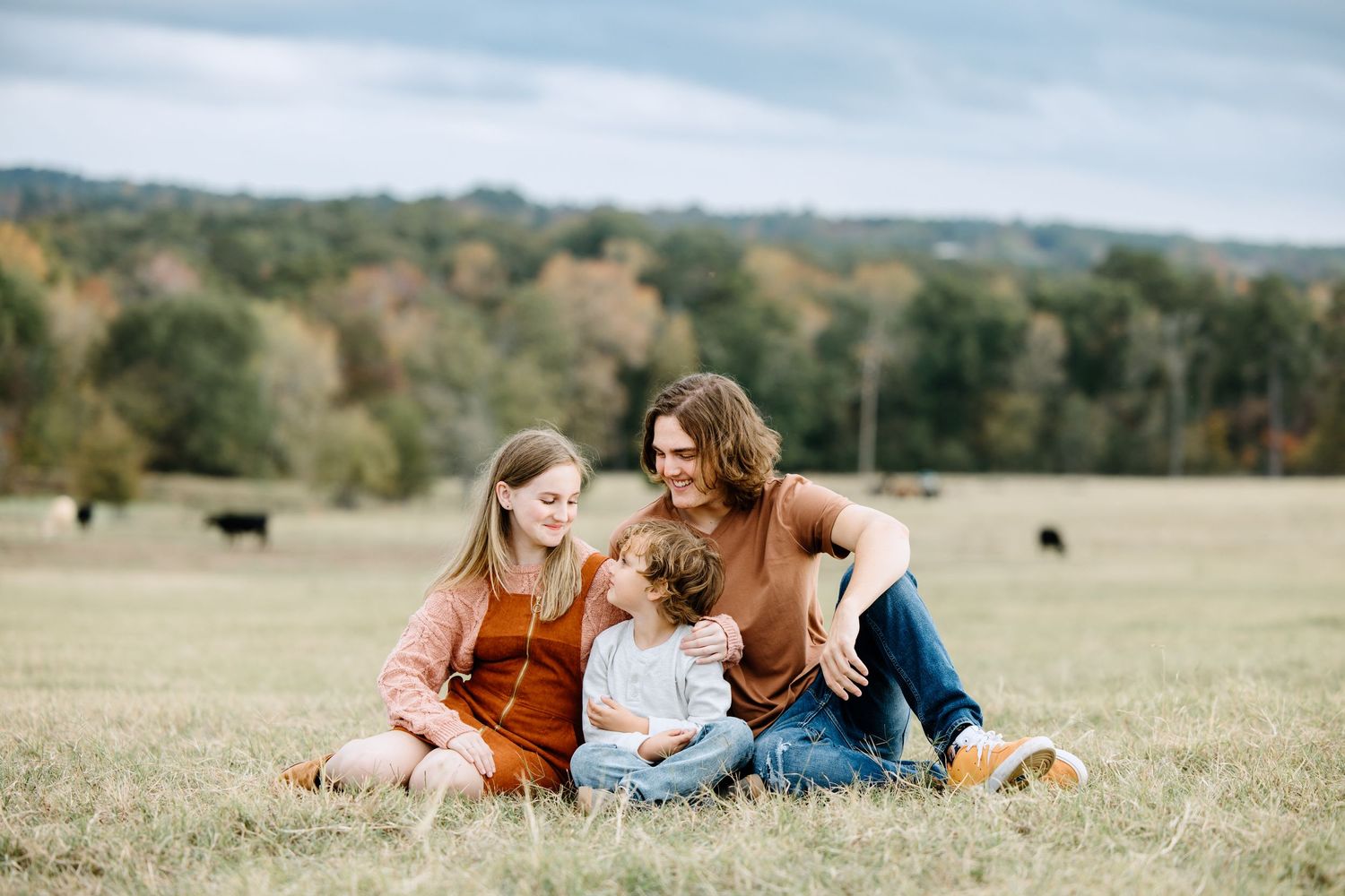 family portraits- family photographer- fall family pictures- El Cerrito Lodge- Longview photographer