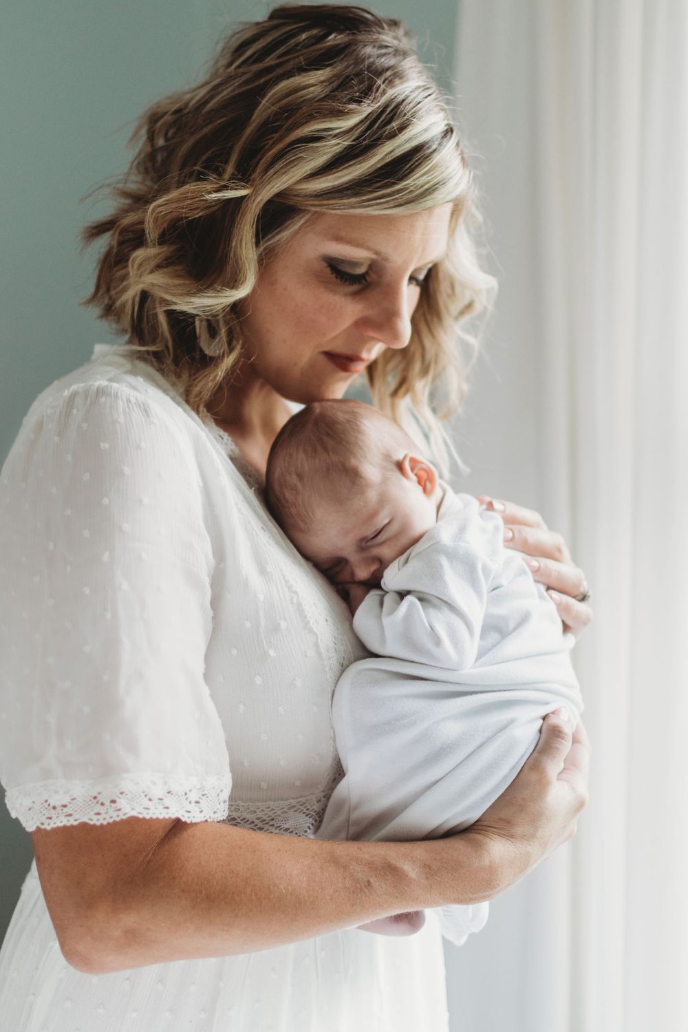 When do you plan to have newborn family photos taken? Brooke Grogan Photography offers her insight.