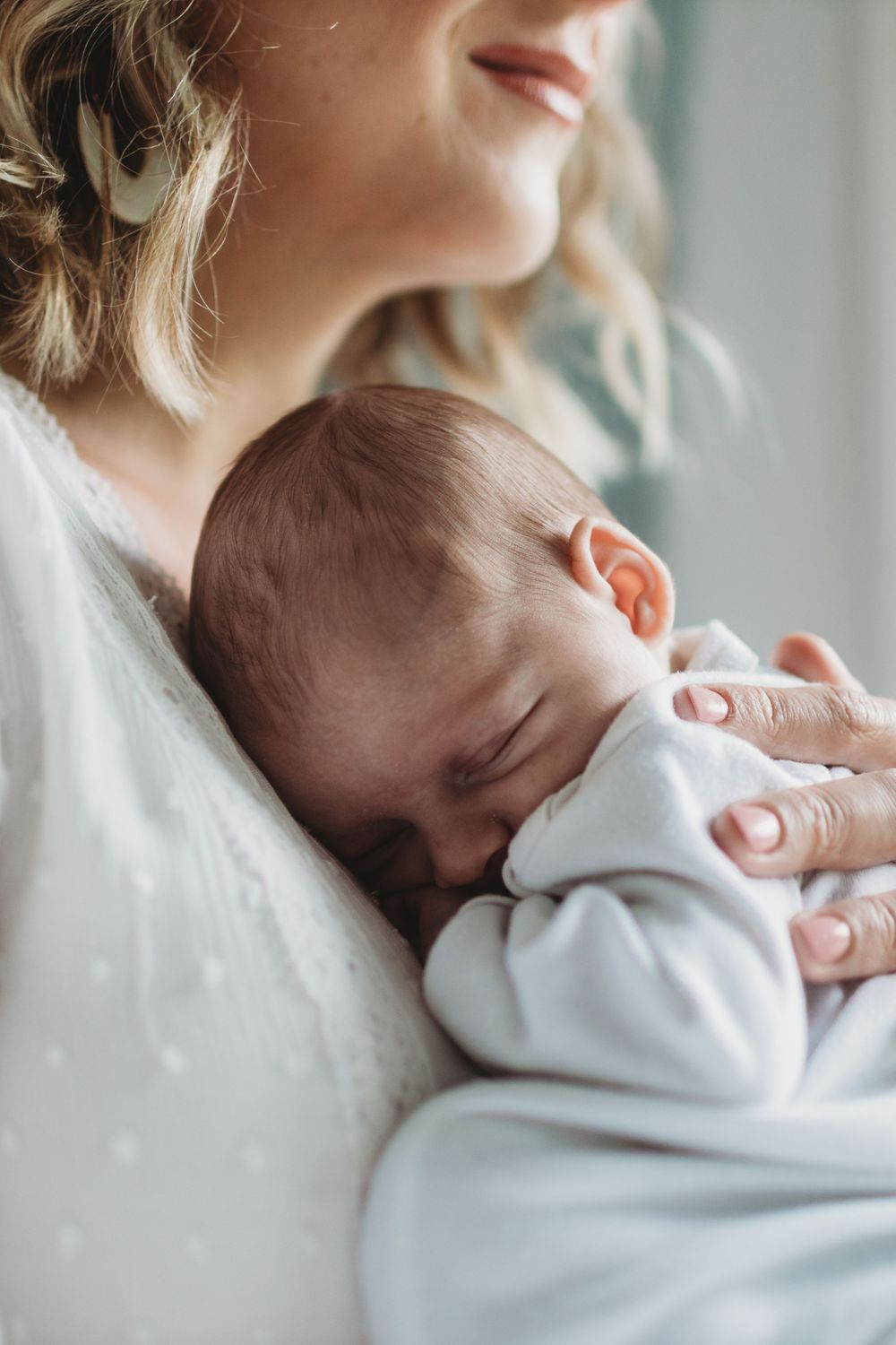 When do you plan to have newborn family photos taken? Brooke Grogan Photography offers her insight.