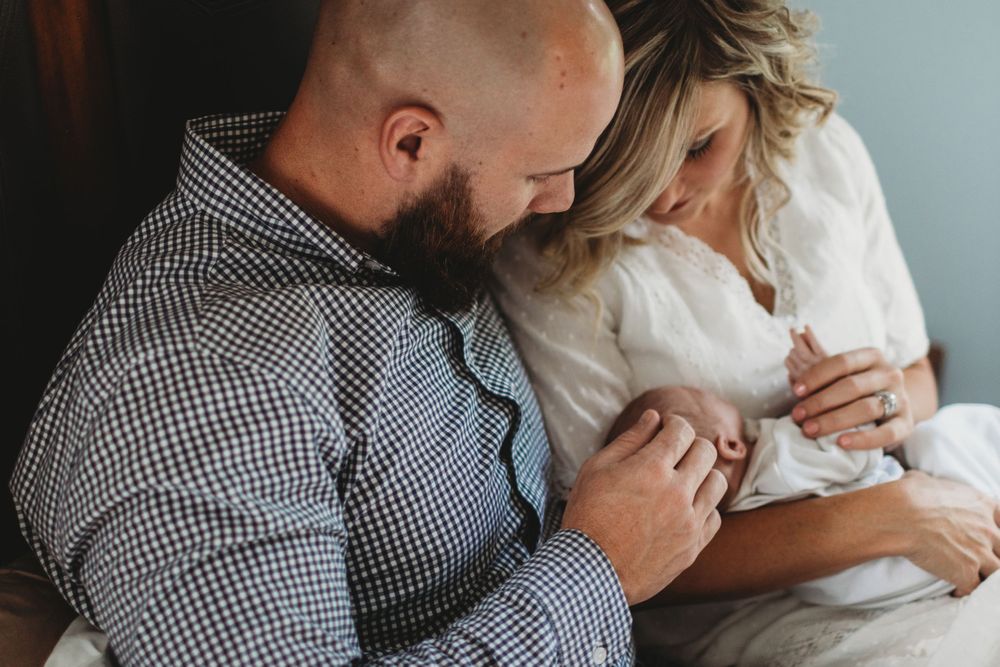When do you plan to have newborn family photos taken? Brooke Grogan Photography offers her insight.