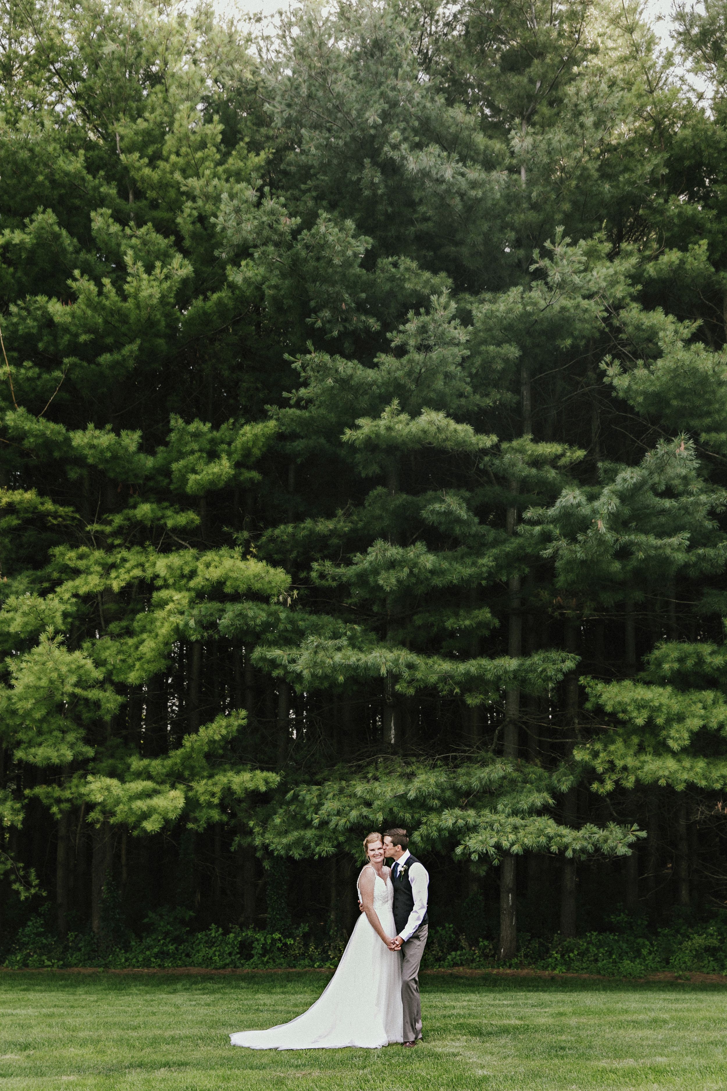 Charming rustic backyard wedding in Mount Brydges Ontario by London photographer Shawn Van Daele