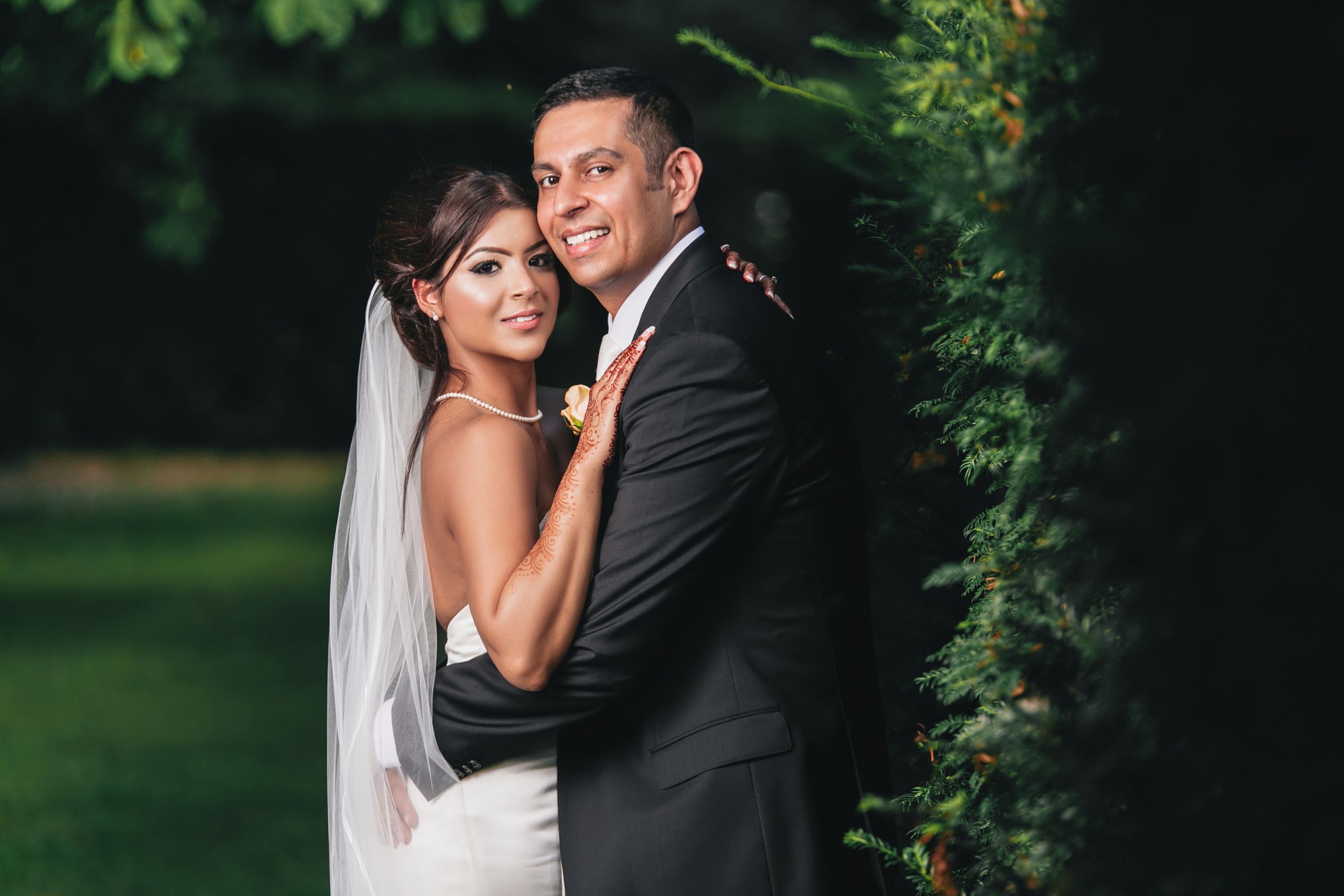 Alrewas Hayes Asian wedding photos. Birmingham Indian wedding photography. Indian bride and groom wedding portrait photo