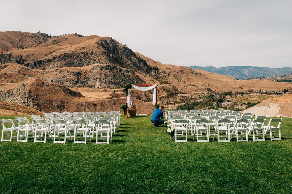 outdoor backyard Christian wedding in Chelan