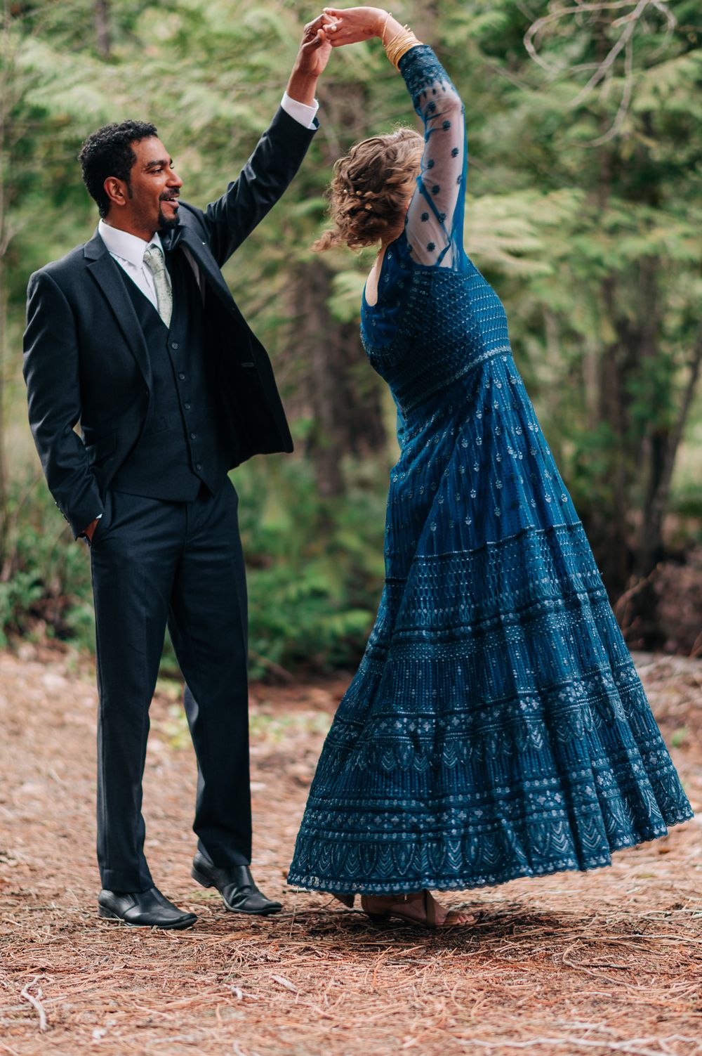 Bride & groom share a dance Leavenworth