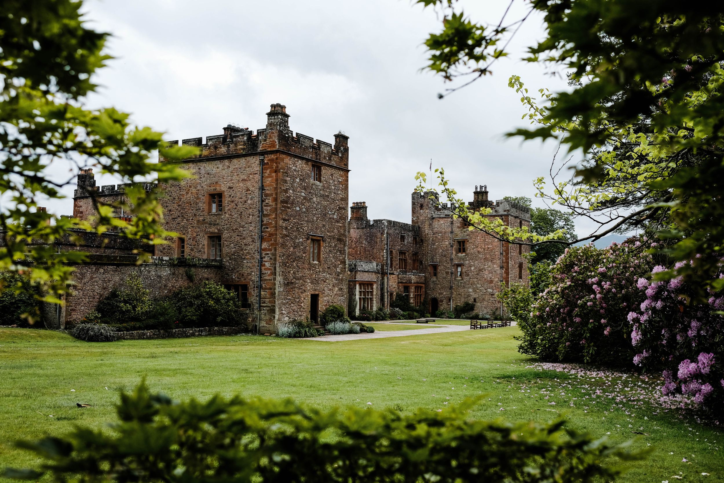 Chelsea Cannar Photography - Lake district wedding photographer, natural and relaxed coverage - Muncaster Castle Wedding