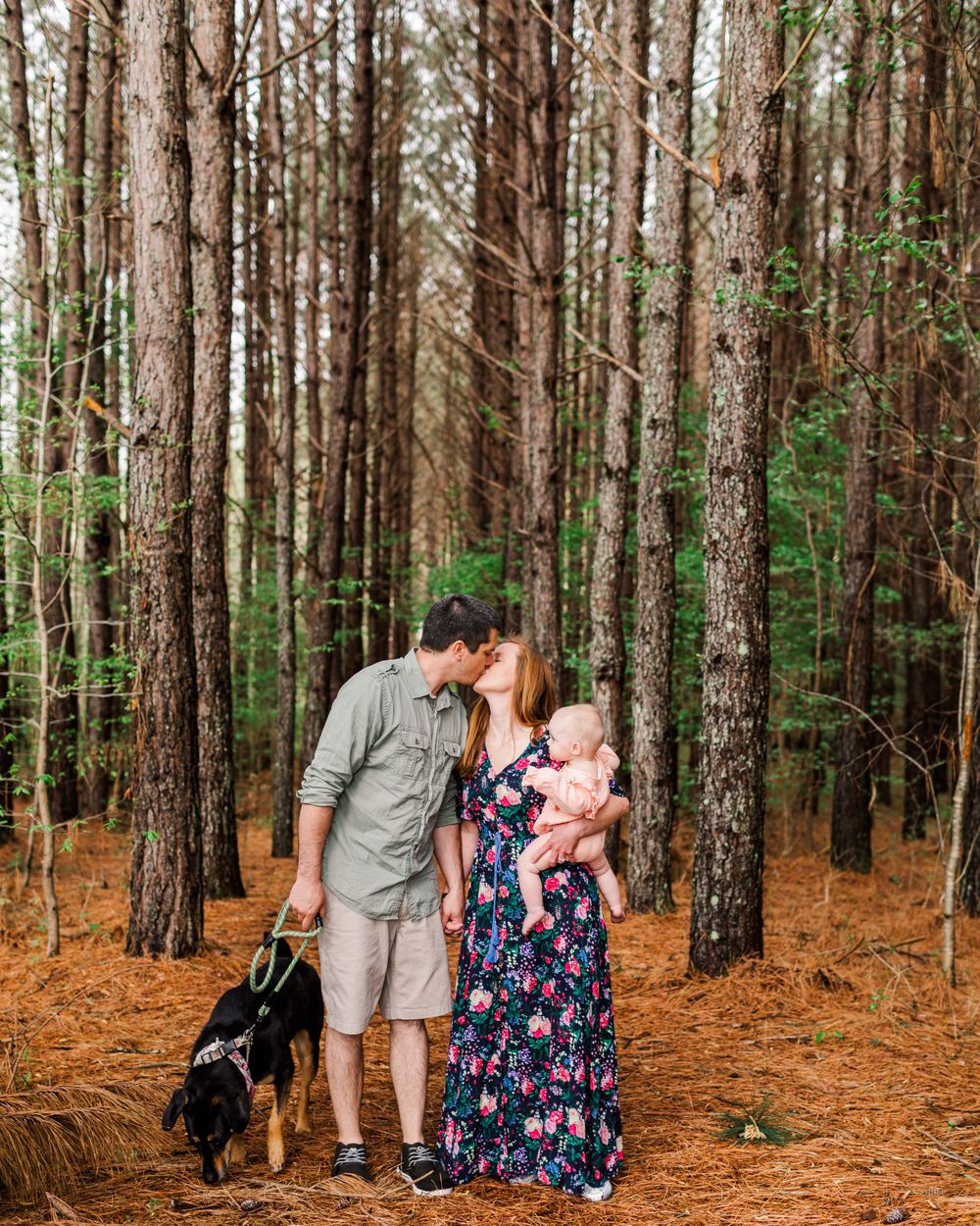 Spring mini sessions at Doggettville Farm in Summerfield, NC with Brooke Grogan Photography.