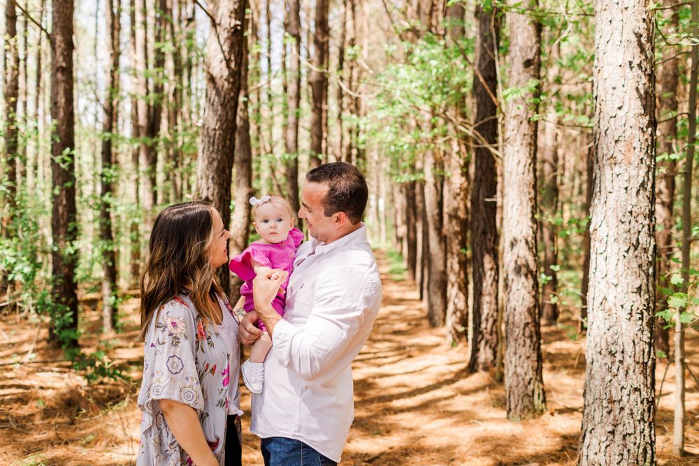 Spring mini sessions at Doggettville Farm in Summerfield, NC with Brooke Grogan Photography.