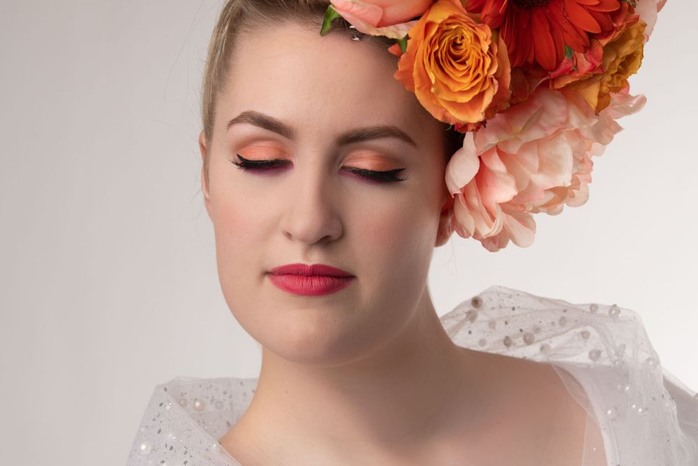 orange eye-shadow with watermelon lips