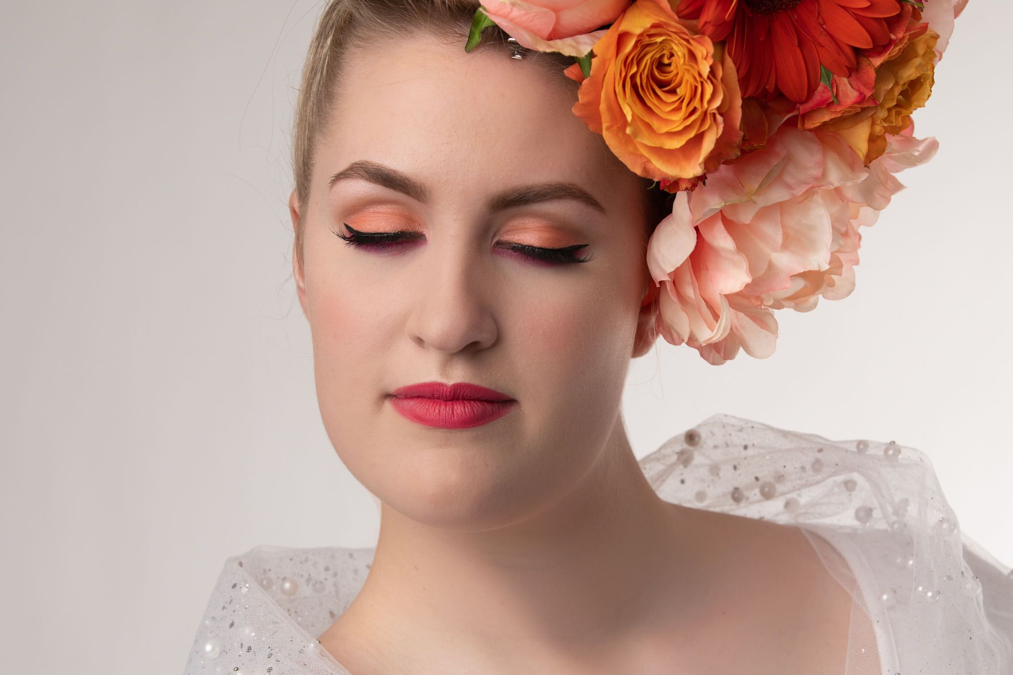 orange eye-shadow with watermelon lips