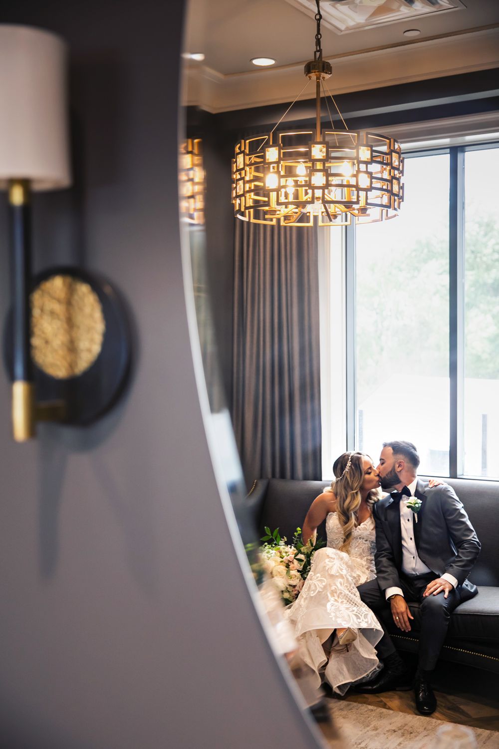 Cute and quirky little wedding in Schomberg and Arlington Estate by photographer Shawn Van Daele