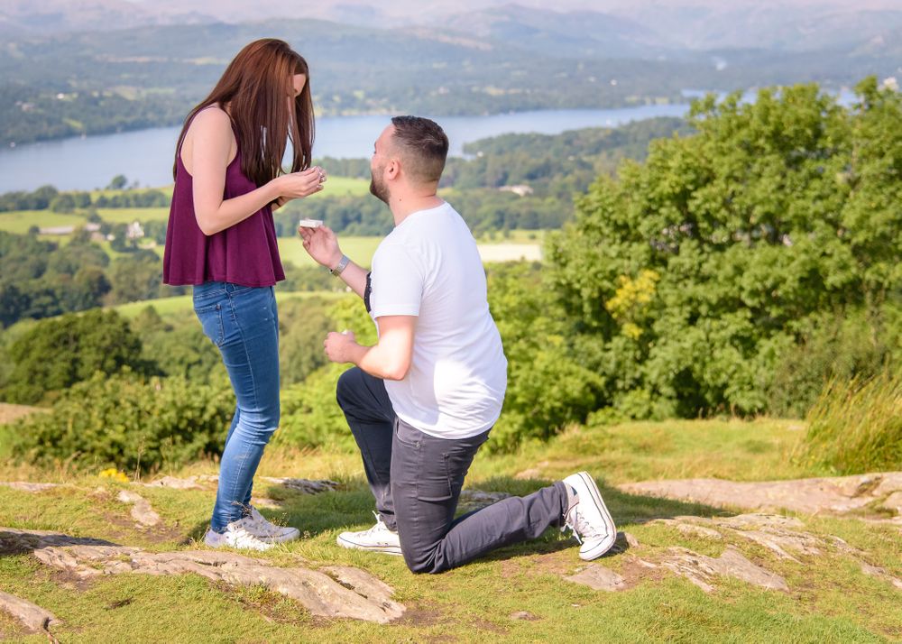 Surprise proposal photoshoot in Lake District