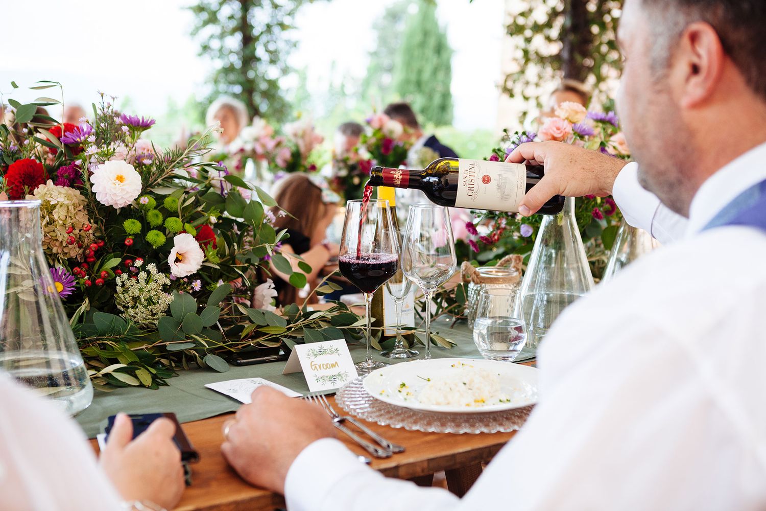 good wine at Tuscany wedding