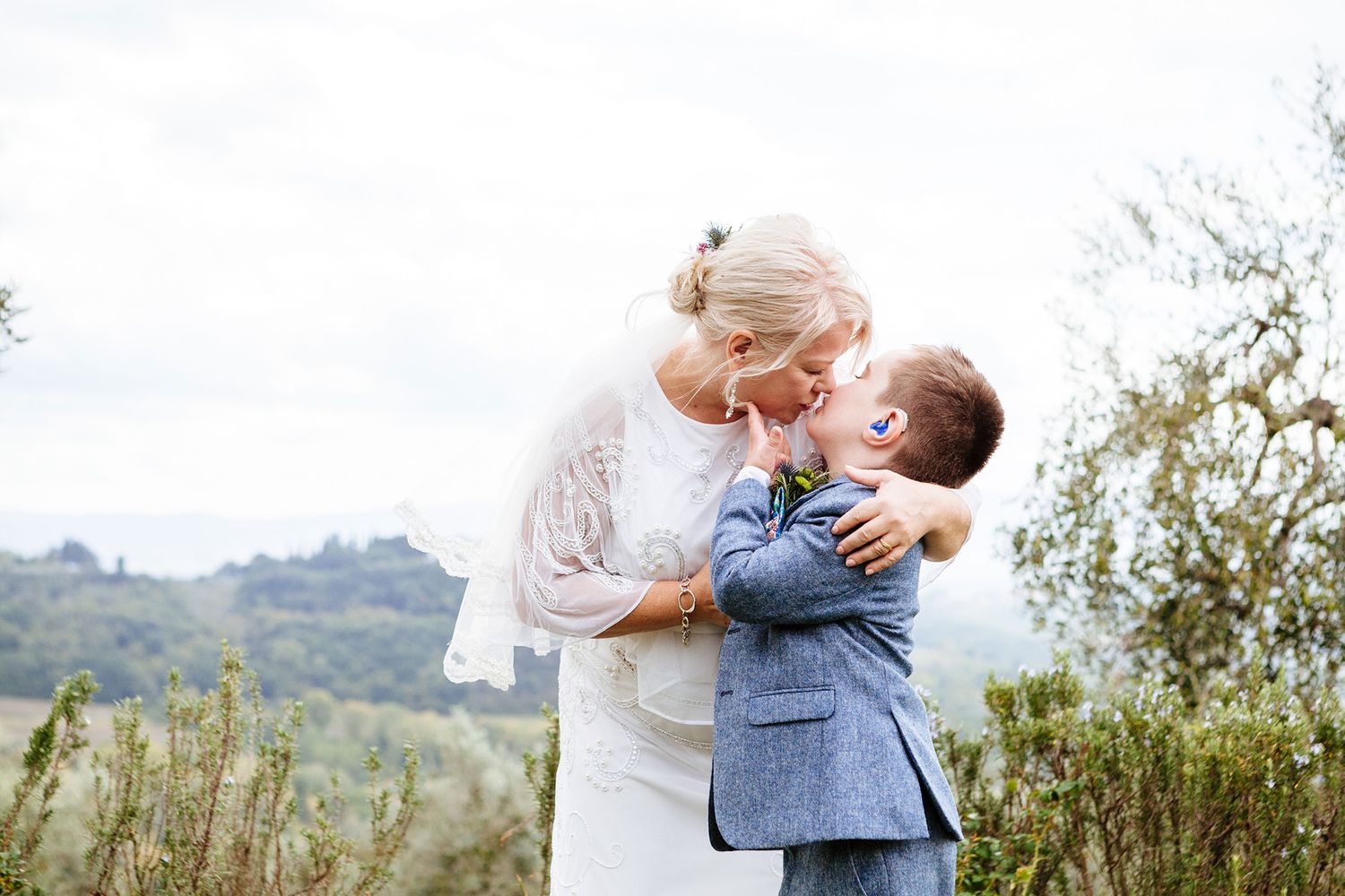 family focused and relaxed wedding photography in Tuscany. by Tuscan based photographer