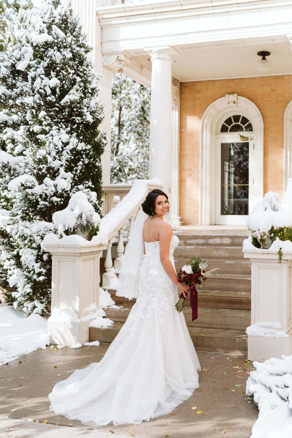 bride and groom winter portraits, Denver wedding photography inspiration, beautiful Colorado venues, winter wedding