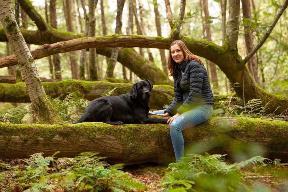 Hond met baas op de foto. Wilt u ook graag met uw hond(en) op de foto, voor altijd een mooie herinnering aan uw maatje?
