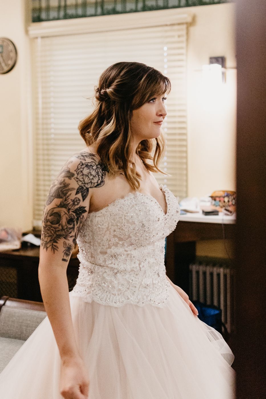 getting ready, portraits, mansion wedding, golden, colorado, photographer, best of colorado, tattoos, tattooed bride