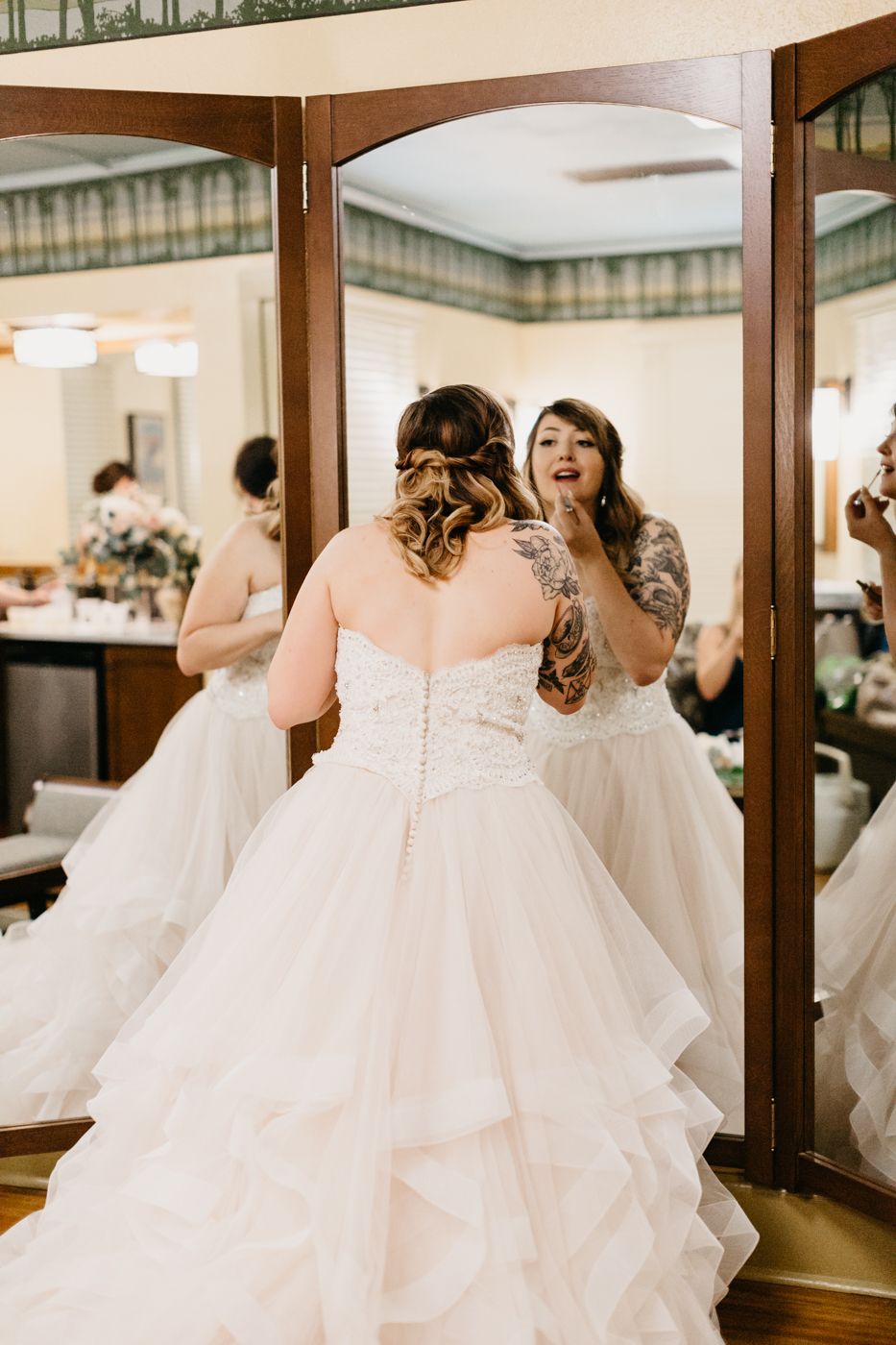 getting ready, portraits, mansion wedding, golden, colorado, photographer, best of colorado, tattoos, tattooed bride