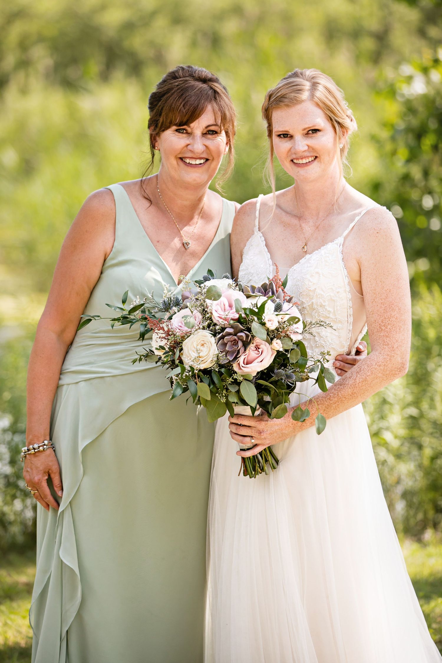 Charming rustic backyard wedding in Mount Brydges Ontario by London photographer Shawn Van Daele