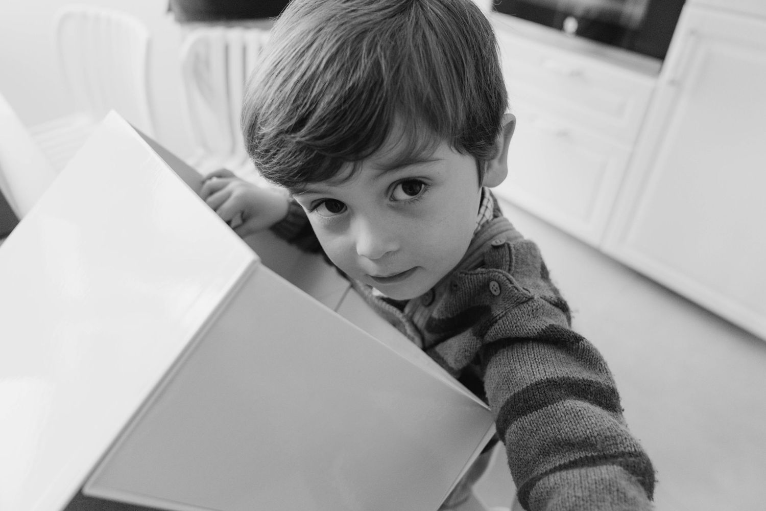 reportaje de fotos de niño en blanco y negro en madrid