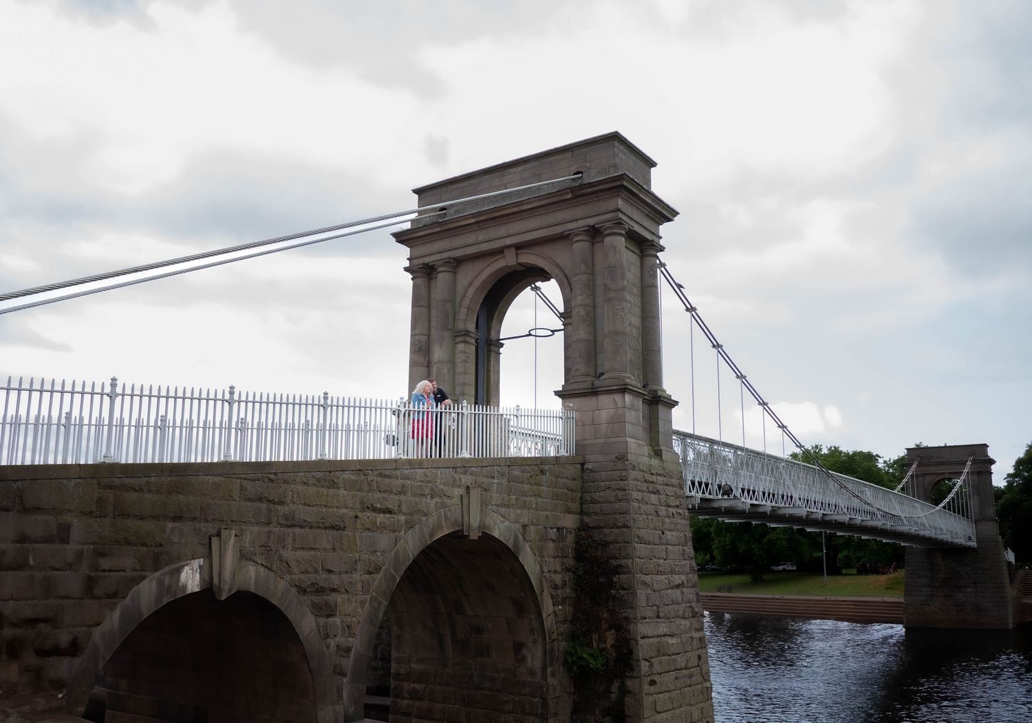 Wilford Suspension bridge and park engagement photoshoot nottingham