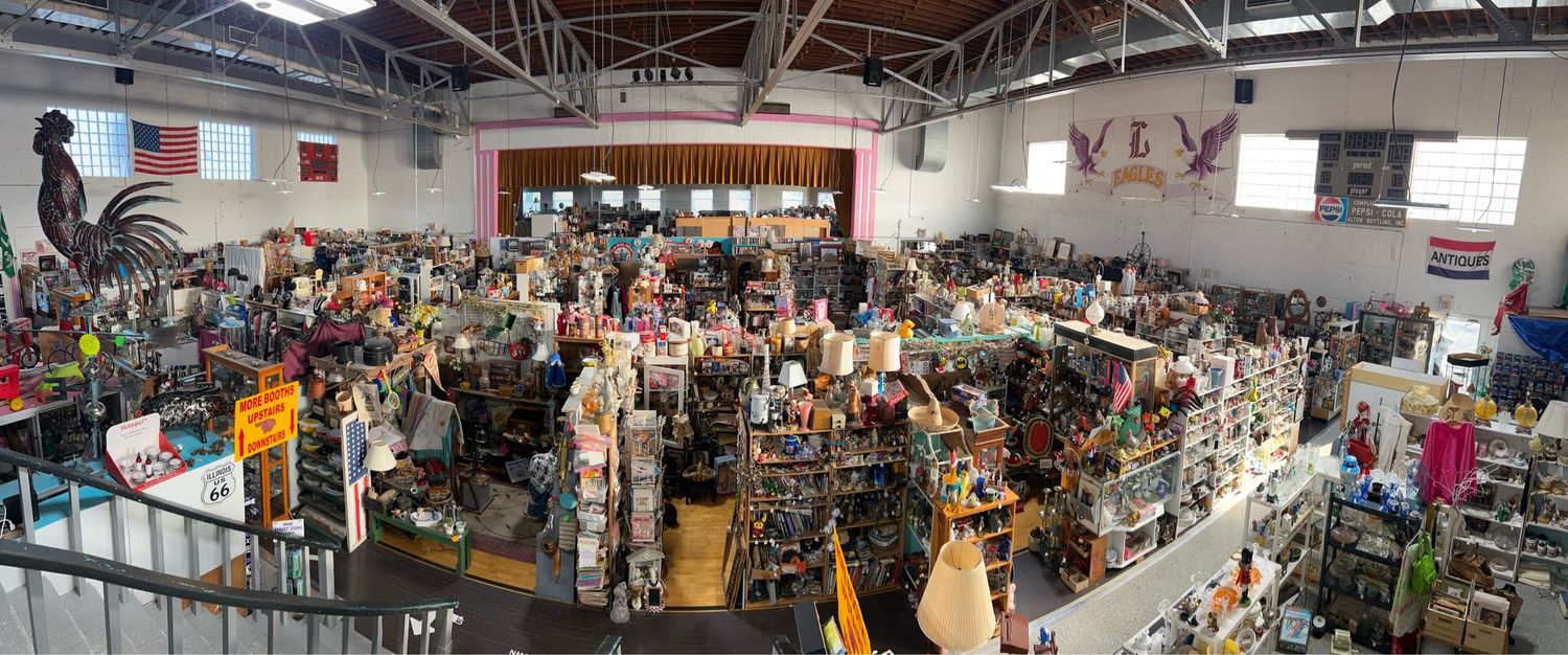Pink Elephant Antique Mall Livingston Illinois