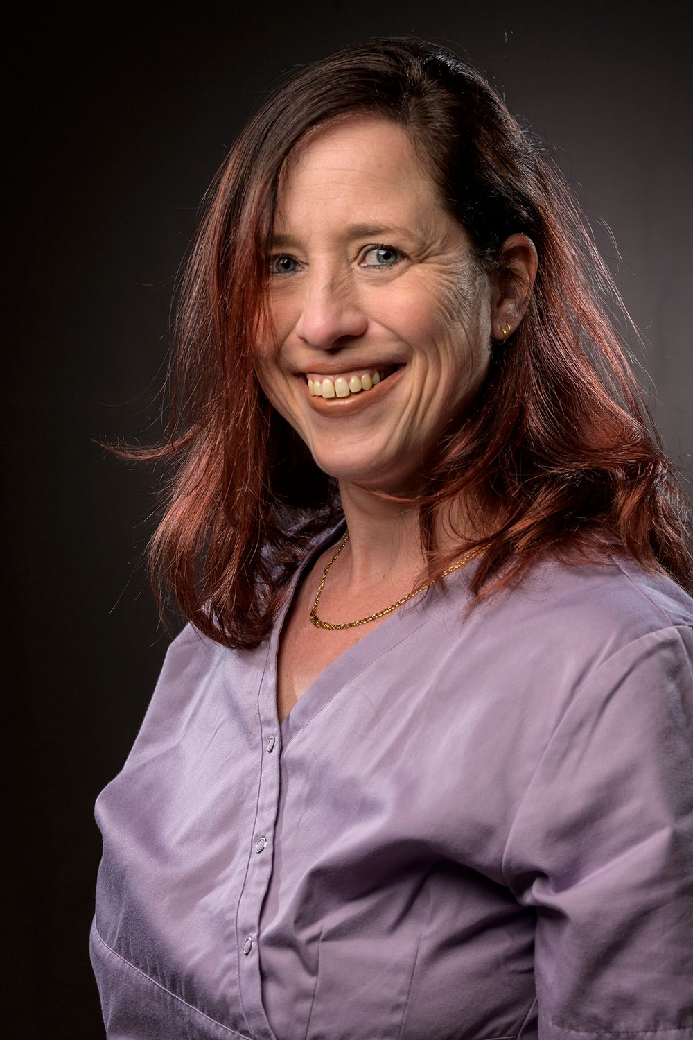 portret in de studio van een dame voor LinkedIn in kleur