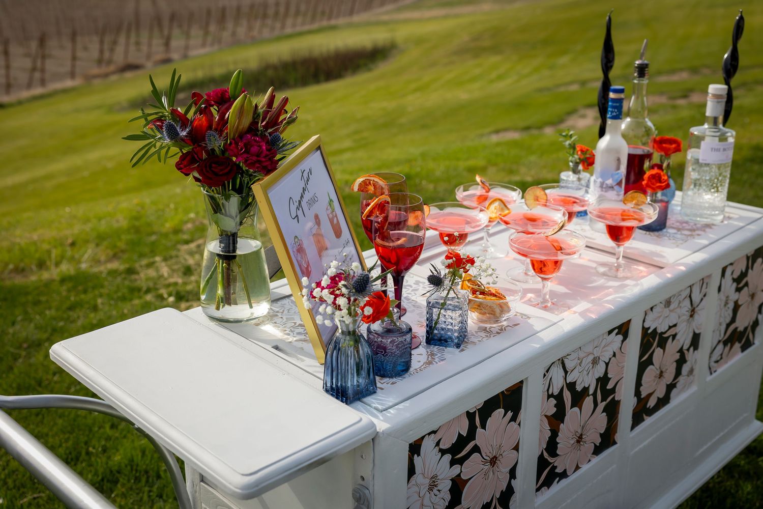 Tilly the Tipsy Trailer with drinks and decorations