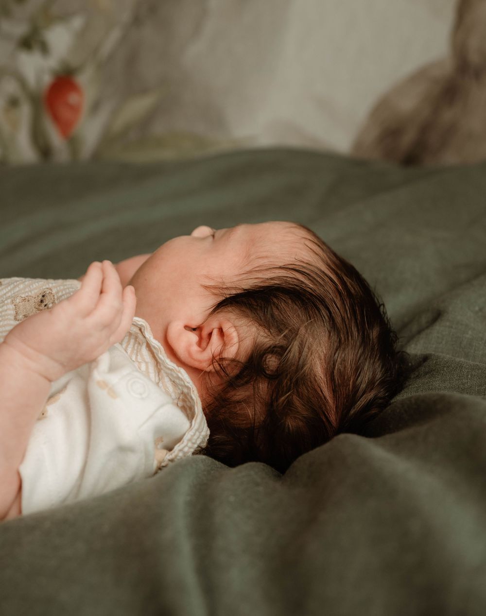Maternity session, Manchester, Manchester motherhood, Manchester Wedding photographer, romantic storytelling, in home newborn Manchester