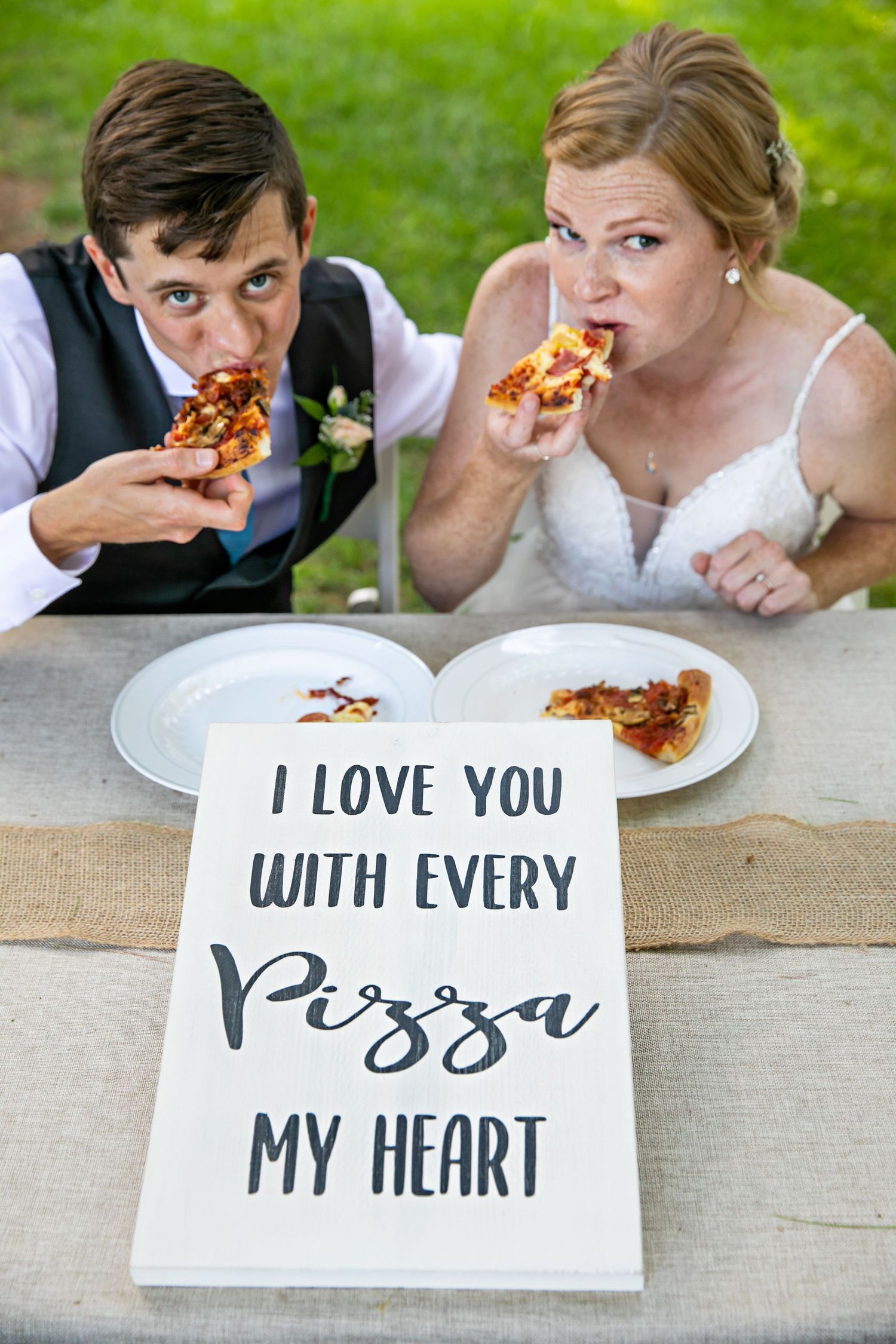 Charming rustic backyard wedding in Mount Brydges Ontario by London photographer Shawn Van Daele