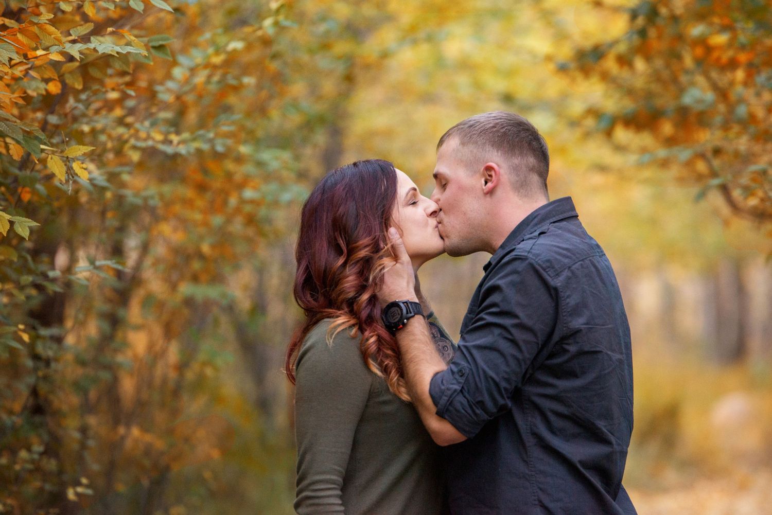 Couple kissing in Colorado Springs,CO