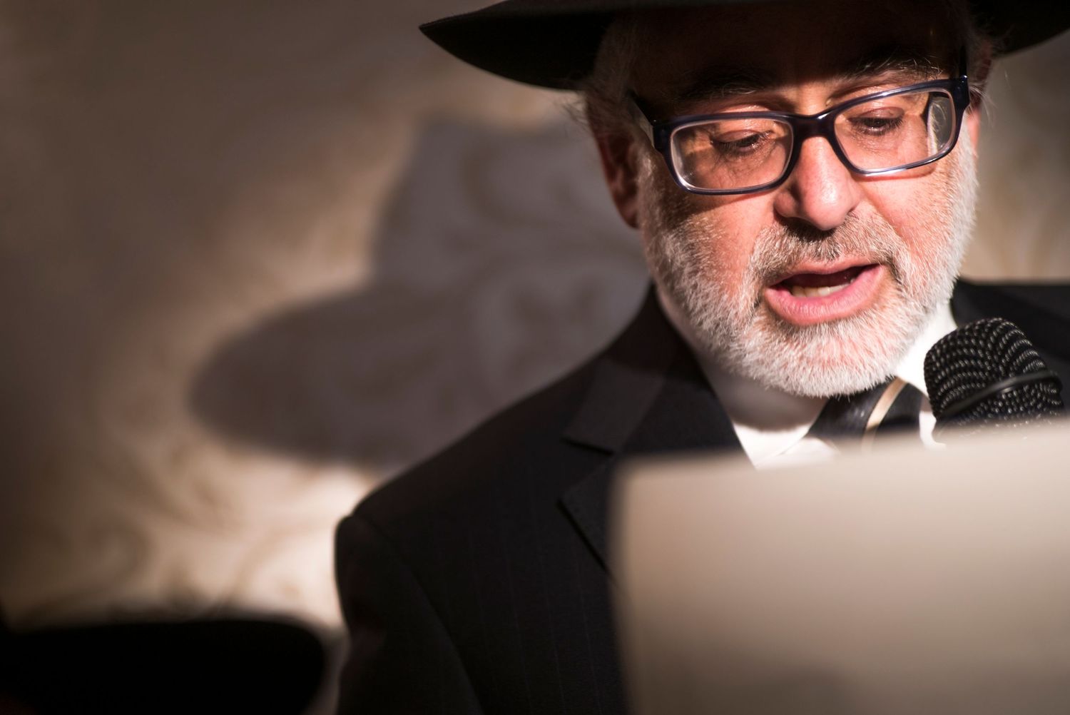 Ketubah Ceremony under chuppa at Old westbury hebrew jewish wedding photographer by benjamin kohen