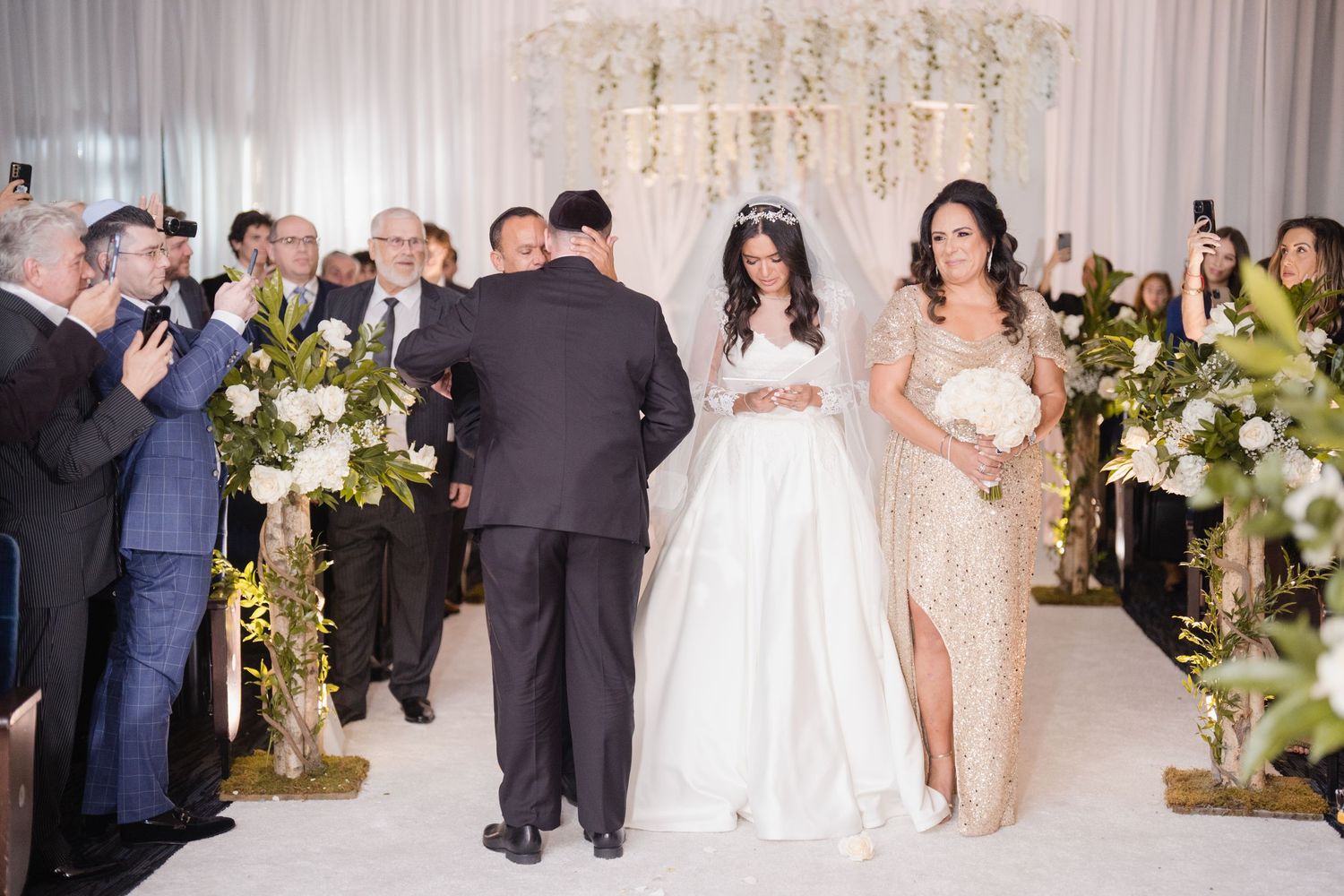 Syrian Jewish Chuppah Ceremony at Kol Yakov, Brookyn, NY jewish wedding photographer by benjamin kohen