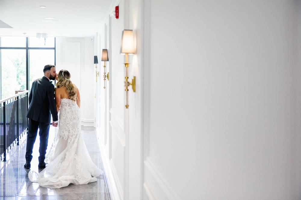 Cute and quirky little wedding in Schomberg and Arlington Estate by photographer Shawn Van Daele