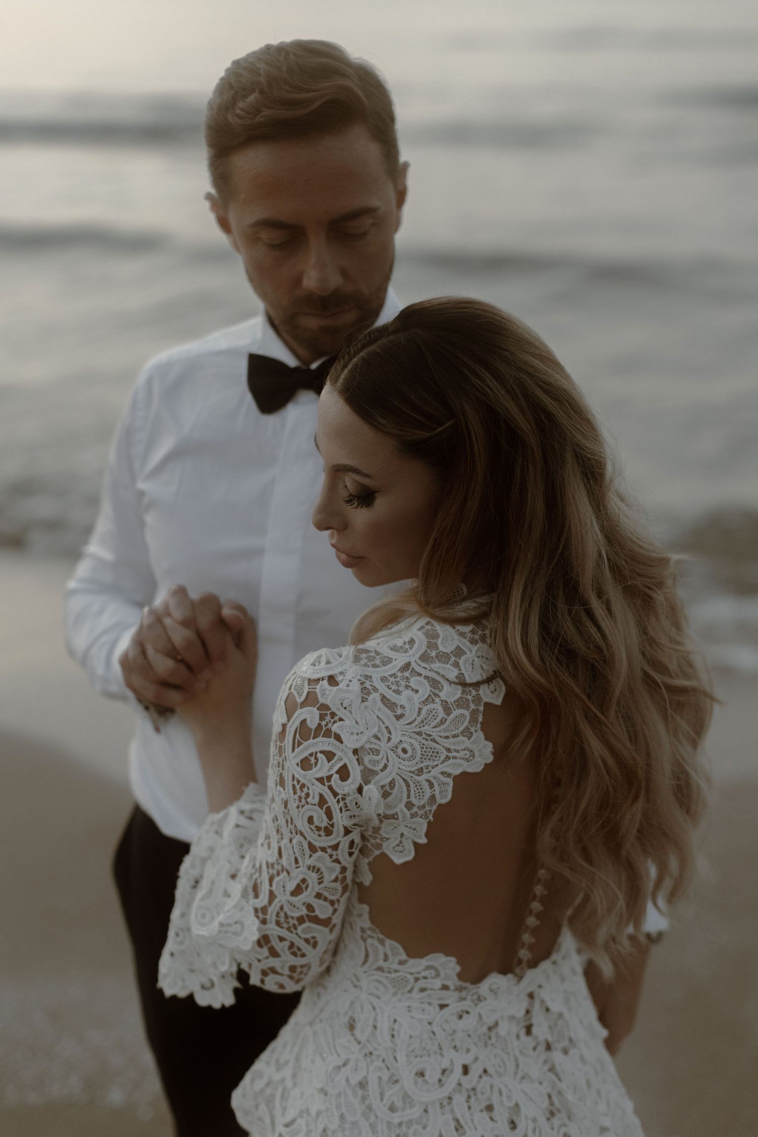 Post wedding - coppia - fuga d'amore - mare - spiaggia - scambio di promesse - Puglia