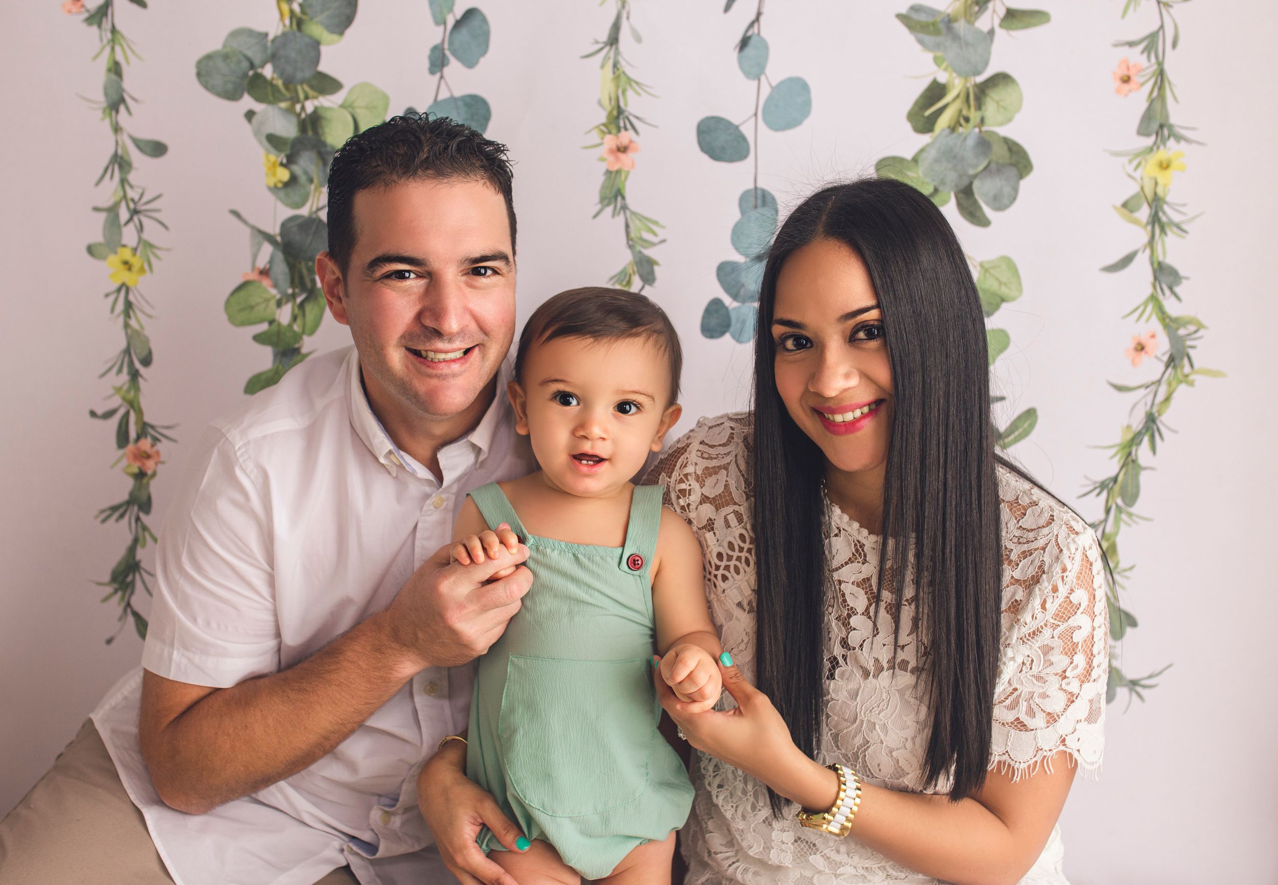 mom, dad and baby detres photography