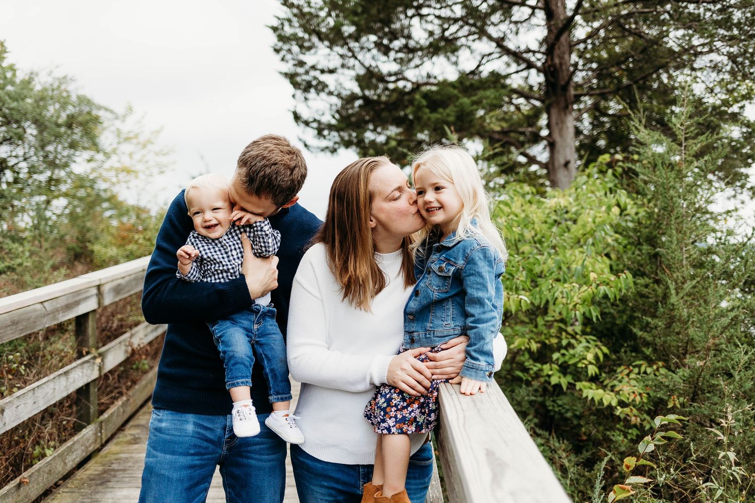 Family Pictures Hartland, Pewaukee, Oconomowoc, Sussex, Wales, Waukesha, WI