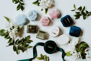 WHAT YOU NEED TO PACK FOR YOUR WEDDING DETAIL SHOTS