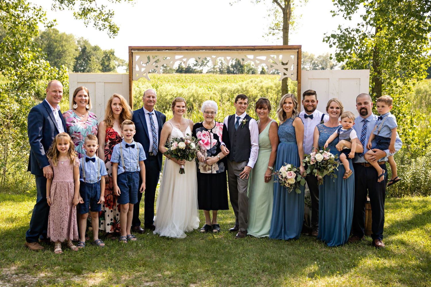 Charming rustic backyard wedding in Mount Brydges Ontario by London photographer Shawn Van Daele