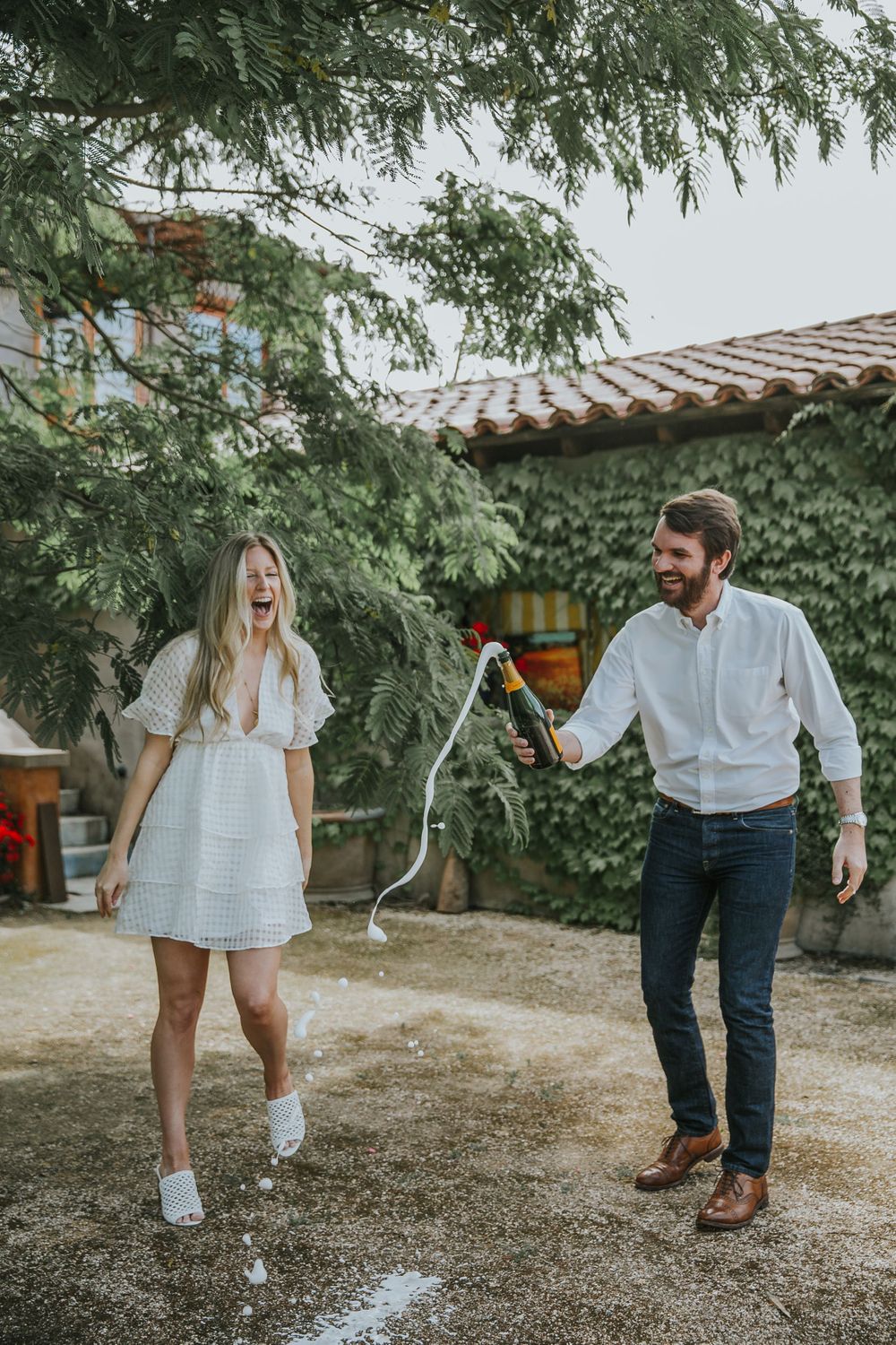rebecca skidgel photographer wedding photographer advice how to choose your consider love romantic vibe check fun laugh