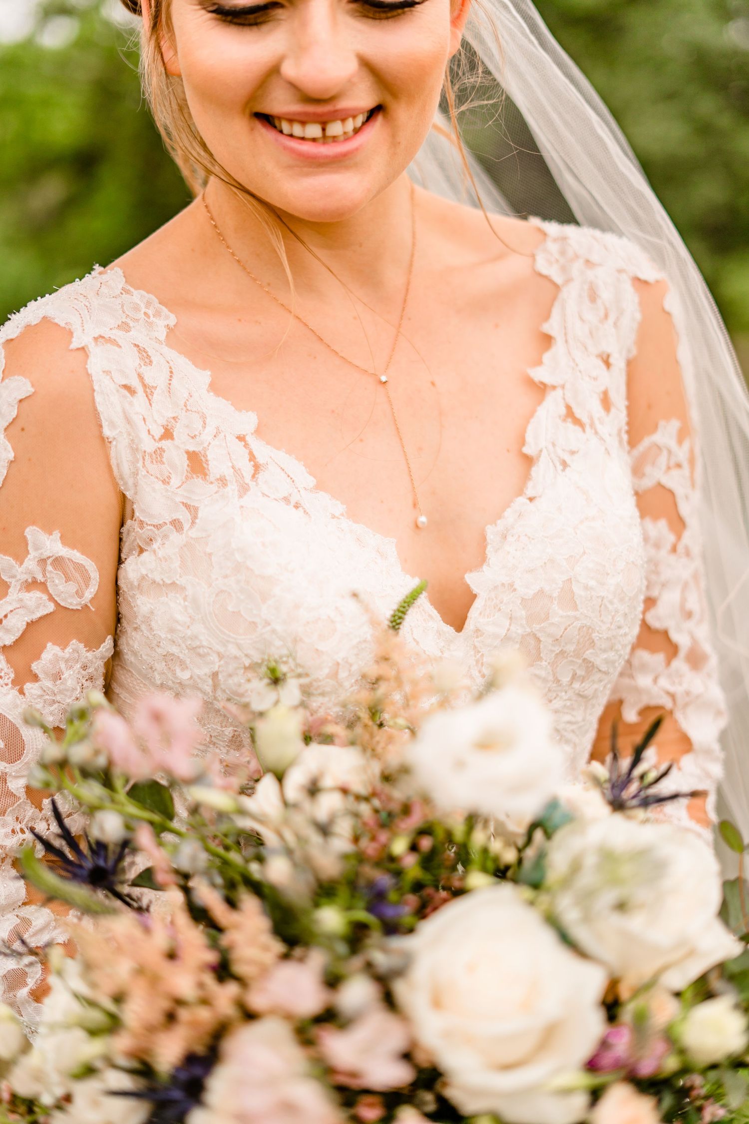 How to nail your bridal portraits, Posing ideas, Samantha Welch, Welch Photography, Arkansas Wedding Photographer.