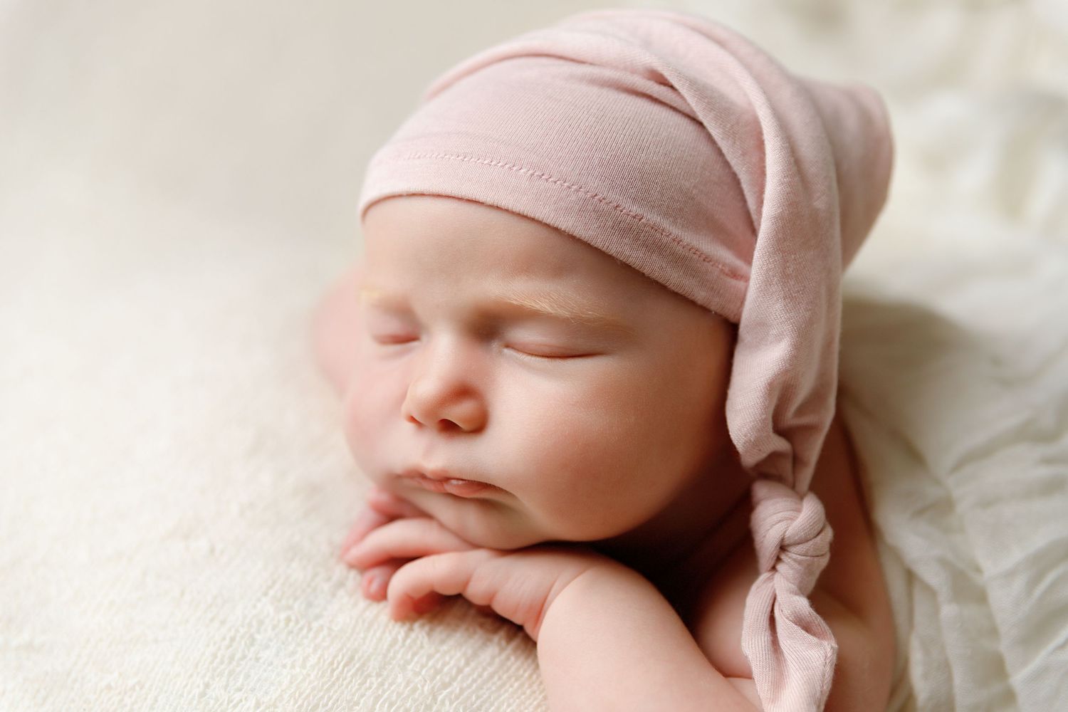 Newborn Photography Portlaoise Laois. Photography Studios. How to book in for a Newborn Session. Heyday Studios.