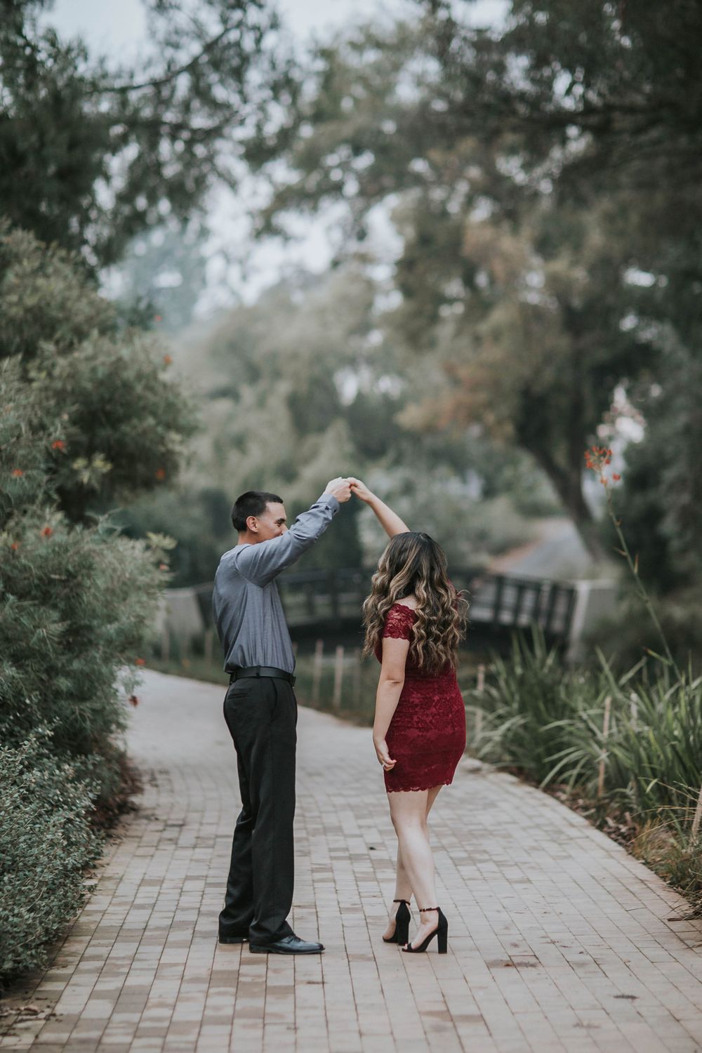 rebecca skidgel photography uc davis arboretum five reason should engagement shoot session couple love romantic fun kiss
