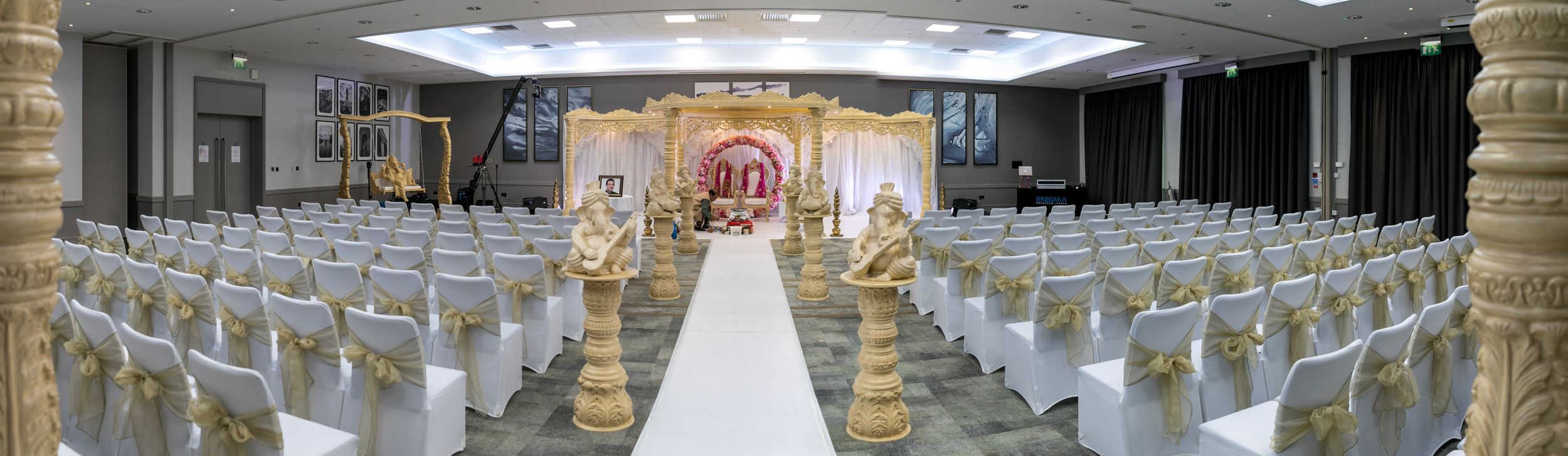 De Vere Beaumont Estate. Asian wedding London. Midlands Asian wedding photography. Asian wedding photography