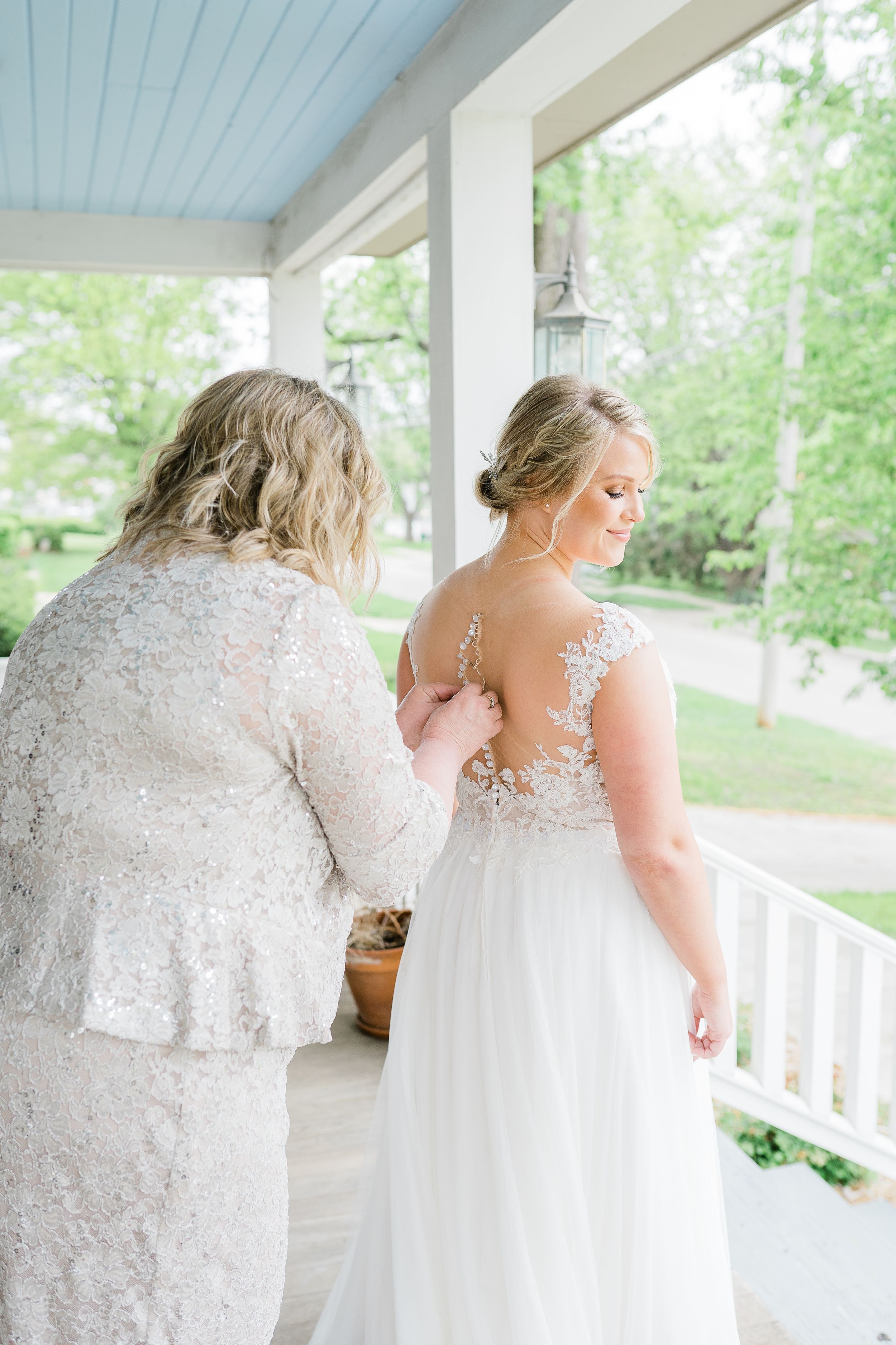Des Moines light and airy wedding photography