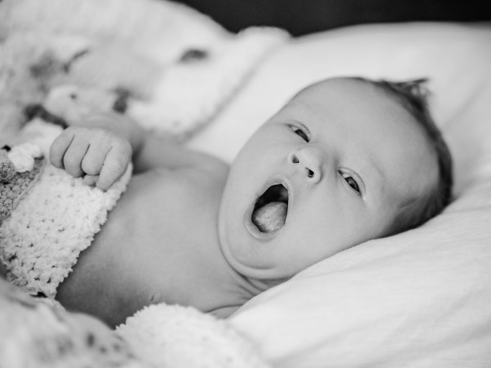 Babyfotos Newborn Fotos Homestory Fotoshooting Bochum Recklinghausen Herne Witten Hattingen NRW