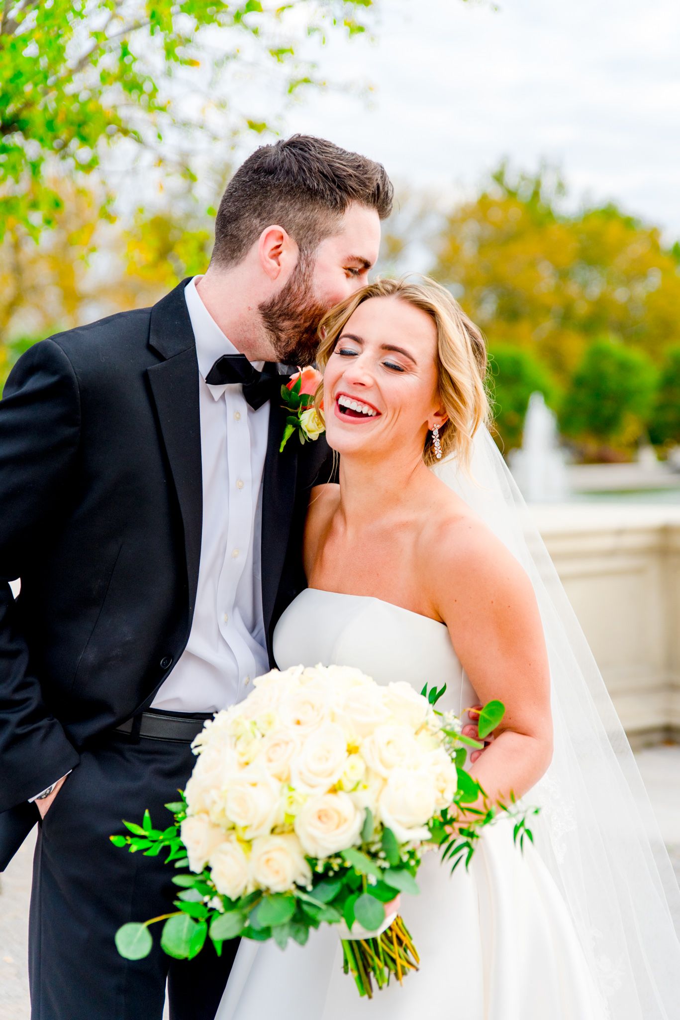 bride and groom wedding pictures in forest park STL